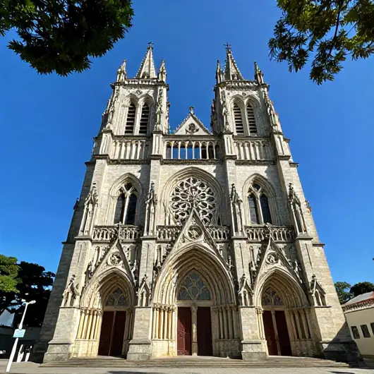 Catedral Metropolitana de Vitória: Um Patrimônio Religioso Catedral Metropolitana de Vitória: Um Patrimônio Religioso