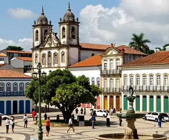 Descubra o Centro Histórico de Vitória: Um Guia Completo