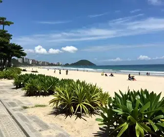 Descubra Praias Acessíveis em Vitória - Um Guia Completo