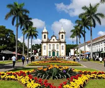 Praça do Papa: O Coração da Cultura e Turismo de Vitória
